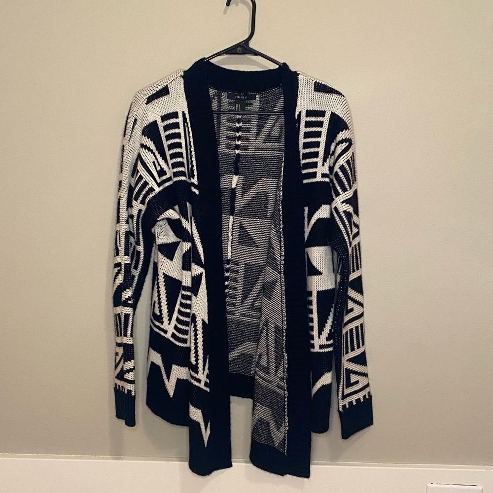 Forever 21 oversized cardigan small black and white